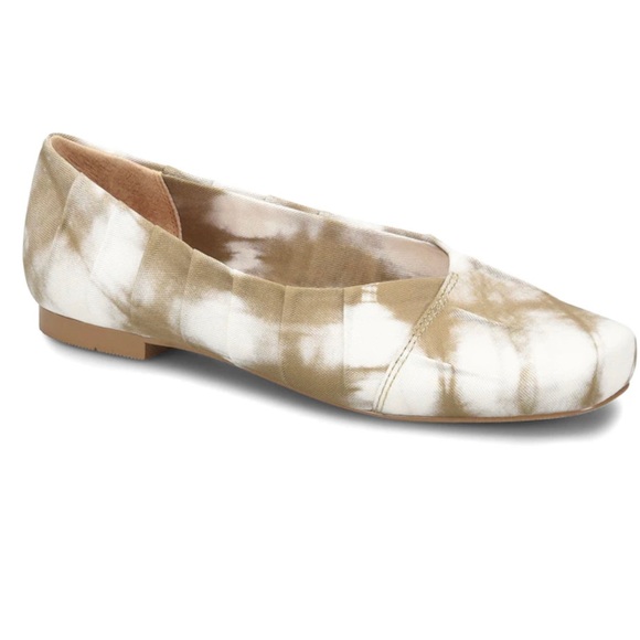 Korks Tan and White tie dyed ballet flats - Picture 1 of 10